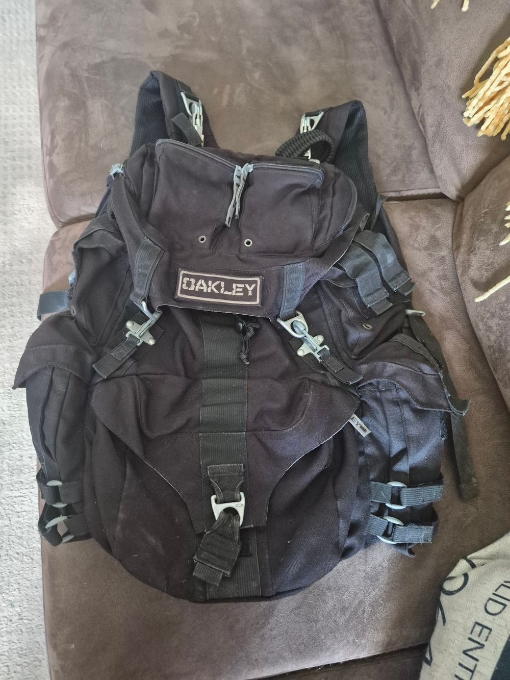 OAKLEY AP MECHANISM BACKPACK Rare Black Mountain Division Hiking Day Pack Bag